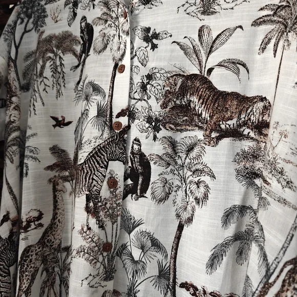 Women's Safari Print Button Down Shirt - Picture 7 of 8